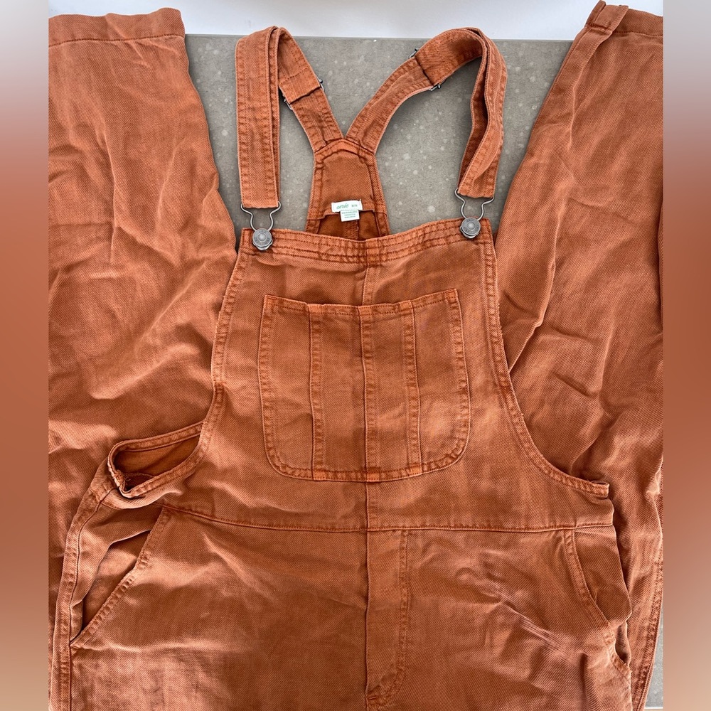 ORANGE OVERALLS